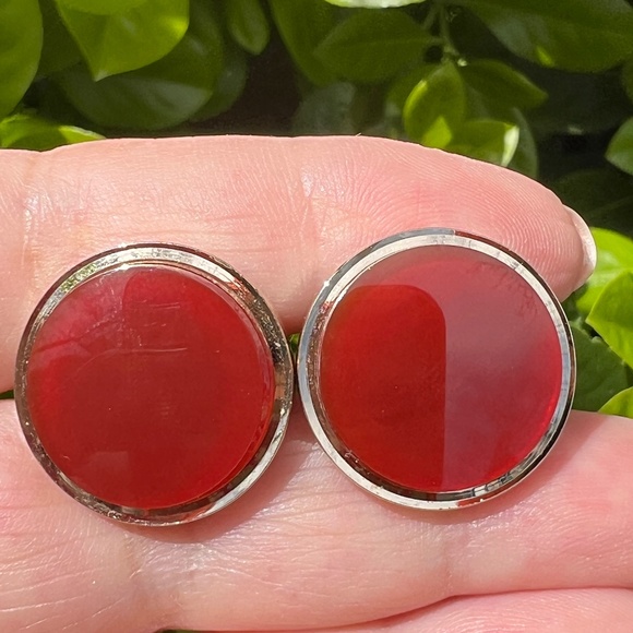VINTAGE DESIGNER HALLMARK GOLD TONE LARGE ROUND CARNELIAN AGATE MEN’S CUFFLINKS
